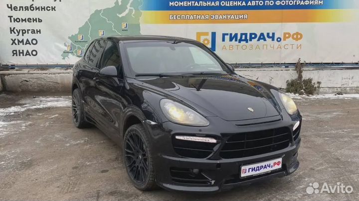 Накладка фонаря заднего правого Porsche Cayenne (9