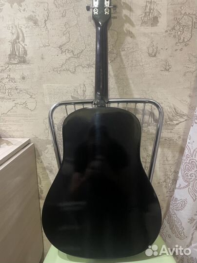 Акустическая гитара