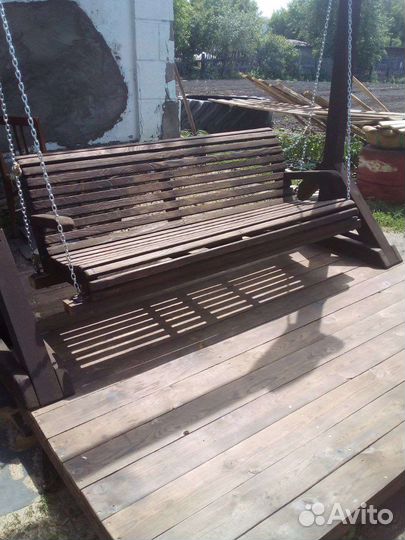 Садовые качели из дерева