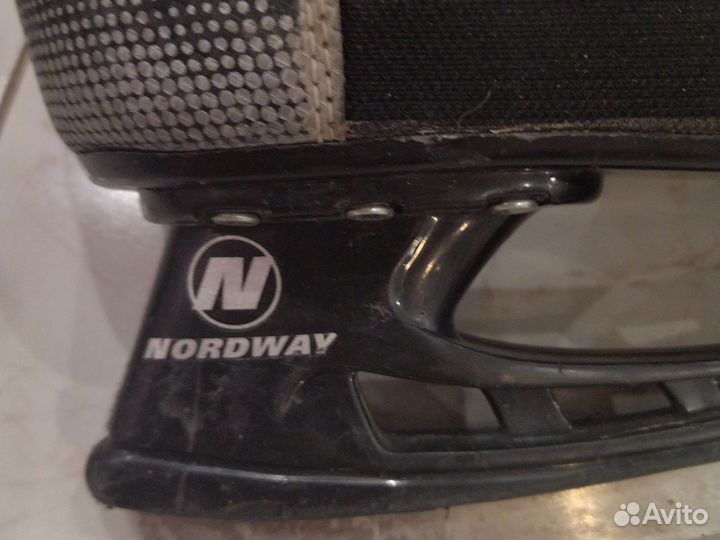 Коньки хоккейные размер 36-37