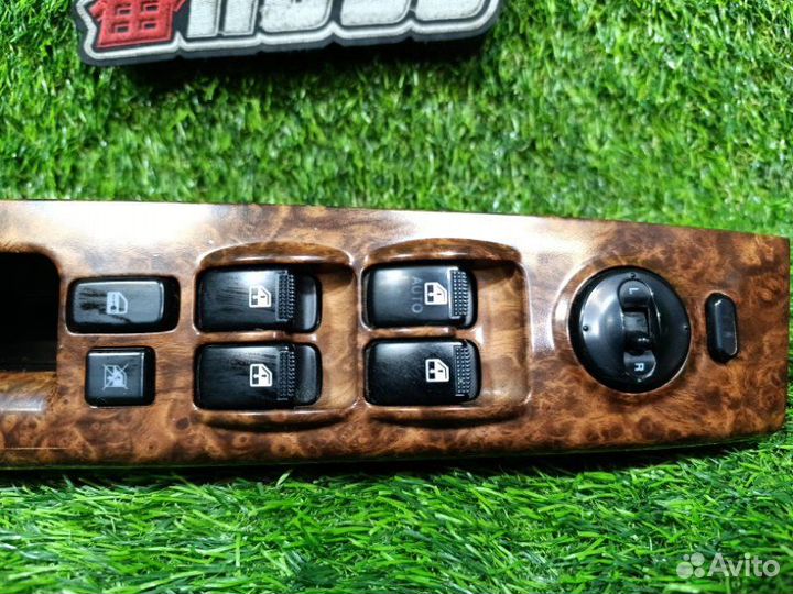 Блок упр. стеклоподьемниками передний левый Kia