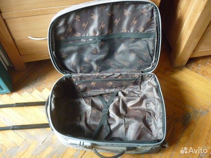 Чемодан на колесах