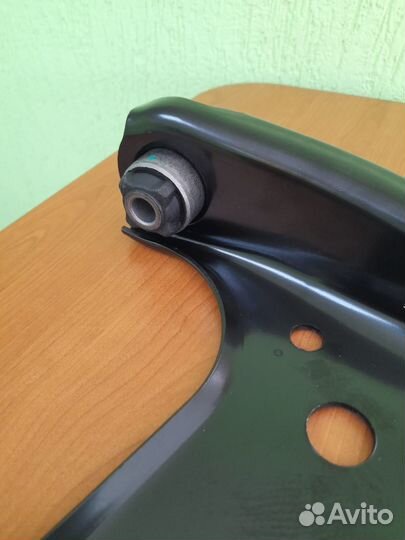 Рычаг передней подвески logan 2