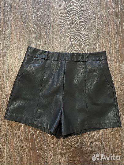 Кожаные шорты