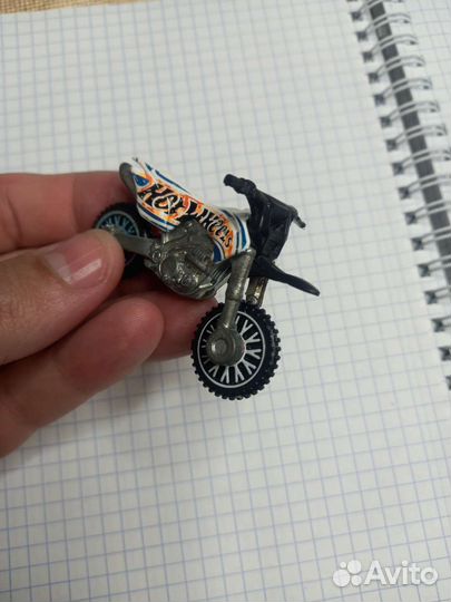 Hot Wheels моделька мотоцикл кросс