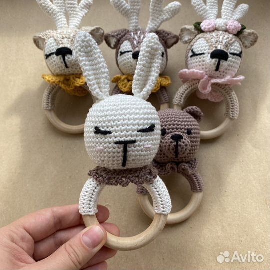 Погремушка и игрушка