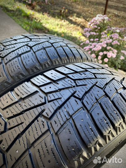Roadstone Winguard WinSpike 215/60 R17 100T