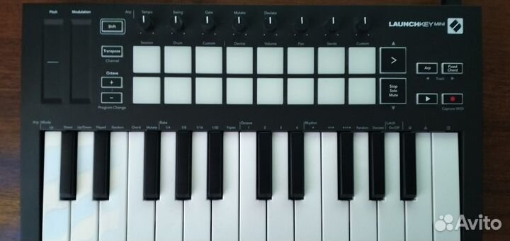 Midi-клавиатура Novation Launchkey Mini MK3 черный