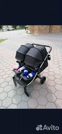 Прогулочная коляска для двойни или погодок