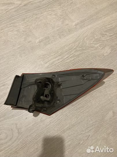 Задний левый фонарь тойота королла