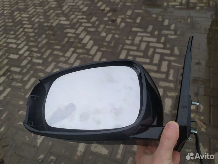 Автомобильное зеркало Nissan