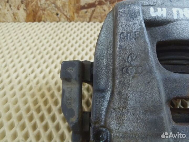 Суппорт передний левый VW Tiguan 2007-2011 (5N0615123 5N0615125)