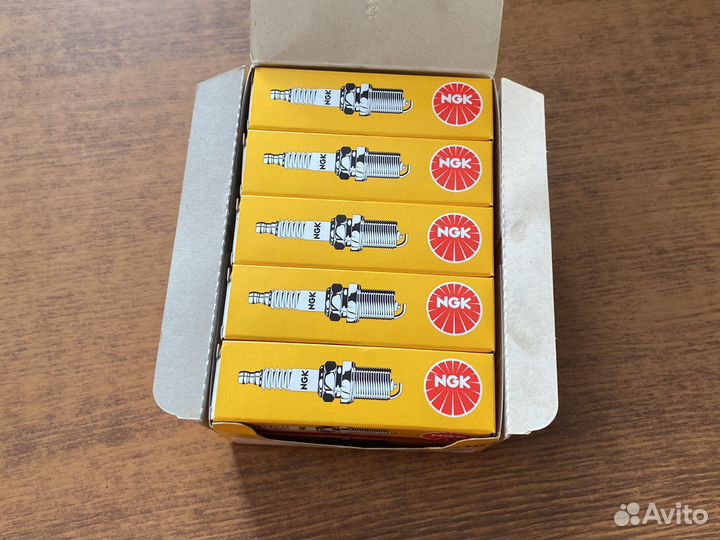 Свечи для бензокосы, свеча зажигания