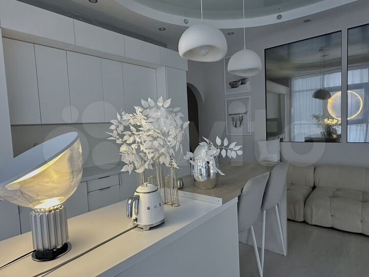 3-к. квартира, 74 м², 1/17 эт.