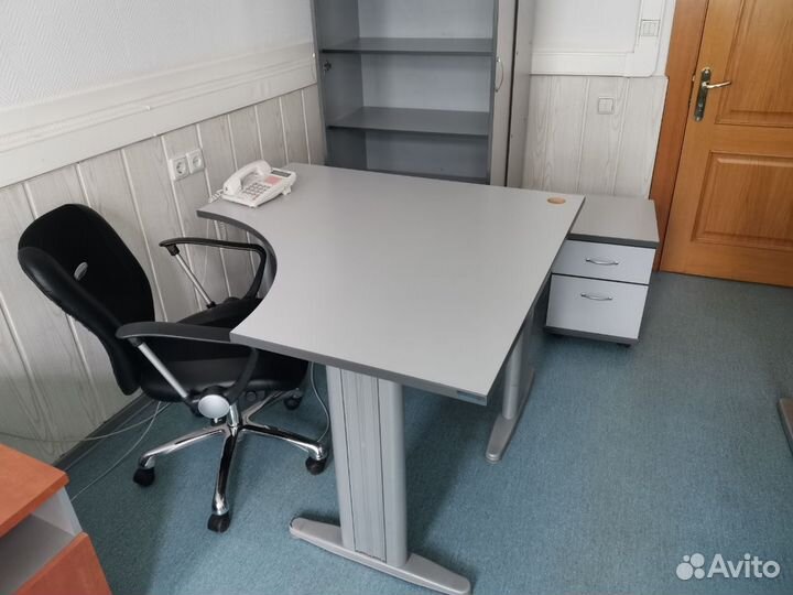 Стол угловой