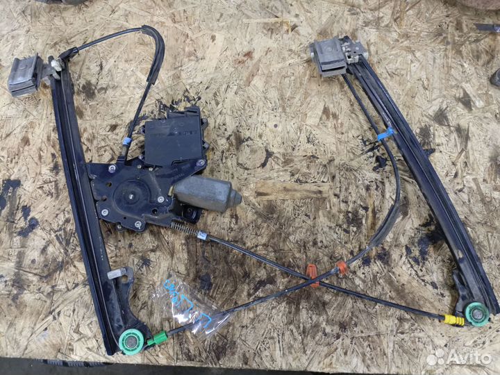 Передний правый электро стеклоп. Volkswagen Golf 3