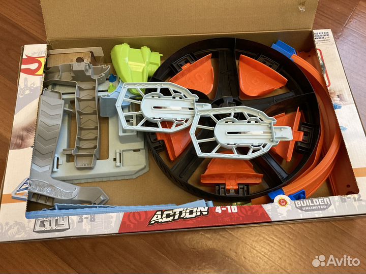 Гоночный трек hot wheels круговое противостояние