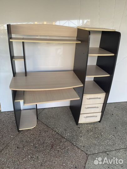 Письменный стол для школьника бу