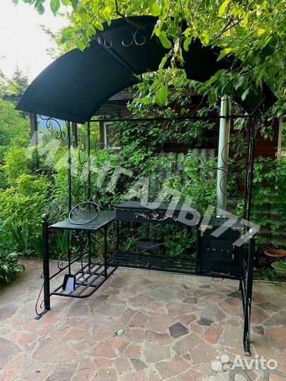 Кованные мангалы с крышей