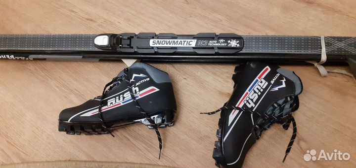 Лыжи беговые с ботинками 41 размер и палки