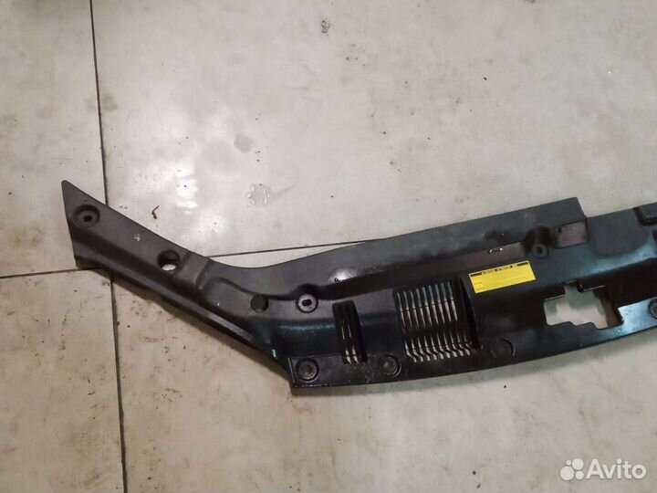 Накладка передней панели Toyota Highlander 2 U40