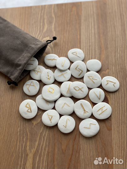 Скандинавские руны с золотом, новые