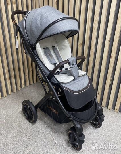 Коляска новая большие колеса