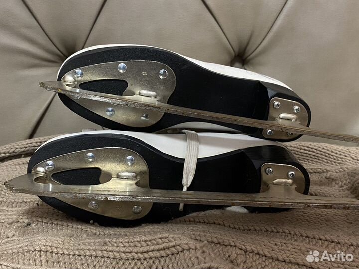 Коньки фигурные 36размер