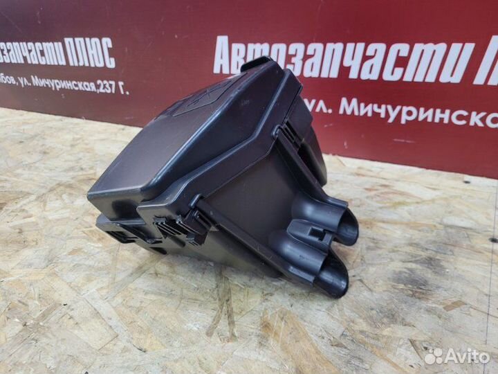 Корпус блока предохранителей Renault Logan