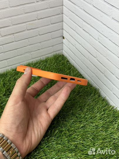 Оригинальный чехол на iPhone 14 pro max