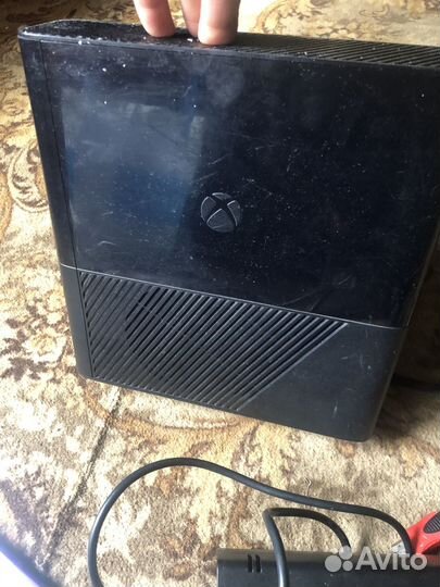 Продам Xbox 360 на 500 гигабайт
