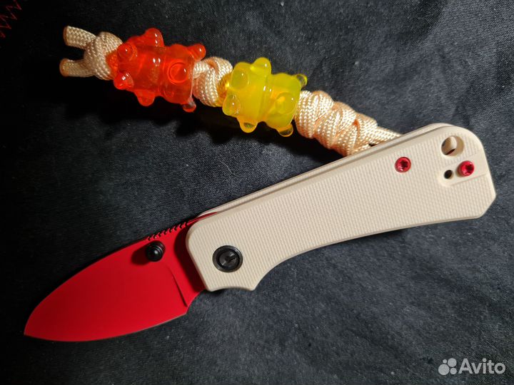 Нож складной с темляком