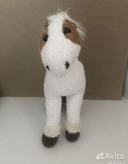 Лошадь игрушечная (средних размеров )