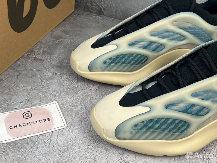 Кроссовки Иззи adidas Yeezy 700 V3 