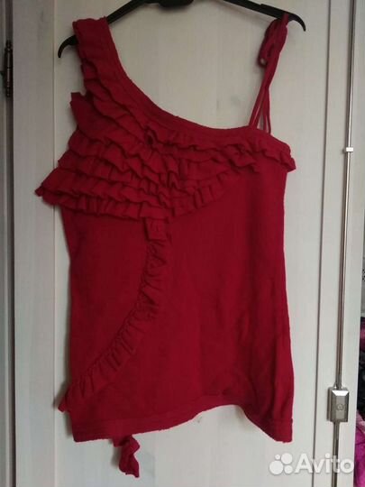 Топ яркий вязаный на одно плечо