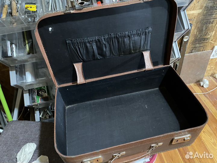 Старые деревянные Чемодан ретро