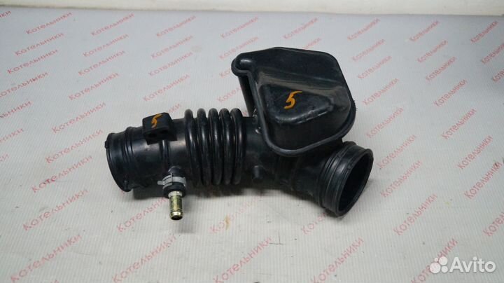 Nissan 16578-AU000 Шланг воздушный