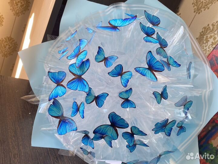 Букет из голубых бабочек