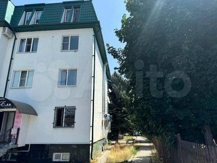 2-к. квартира, 64 м², 4/4 эт.