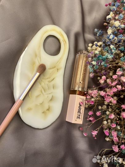 Палитра для визажиста из эпоксидной смолы