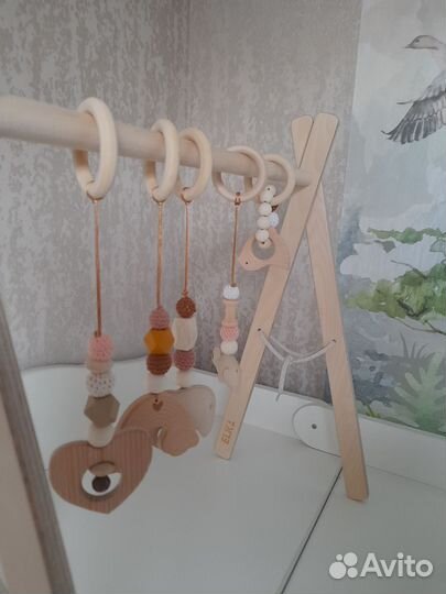 Детский мобиль с игрушками