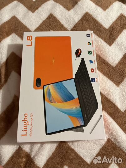 Планшет с клавиатурой и стилусом