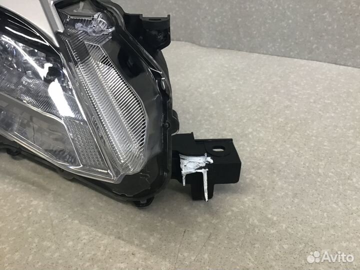 Фара правая Toyota Fortuner 2015