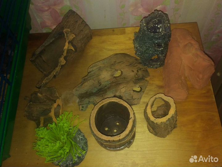 Аквариумные декорации и рыбки