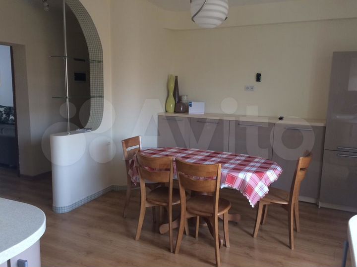 2-к. квартира, 64 м², 4/5 эт.