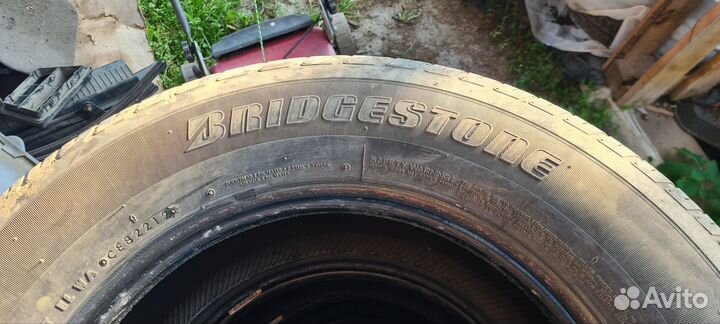 Bridgestone Dueler H/T 687 225/70 R16