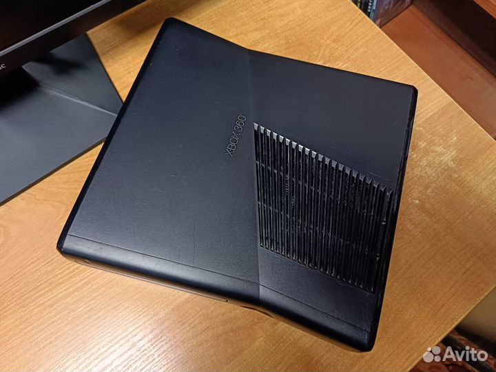 Xbox 360S 500Gb FreeBoot 79 Игр Джой