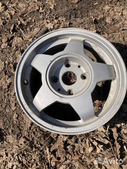 Azlk moskvich литой диск Р14