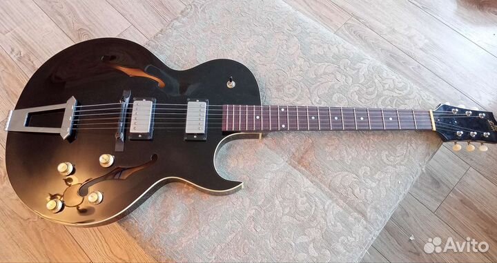 Полуакустическая гитара THE Loar LH-304T