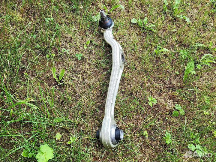 Рычаг нижний правый Mercedes W221